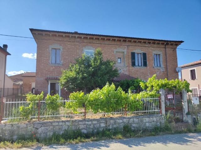 Villa Indipendente in vendita a Abbadia di Montepulciano, Abbadia Di Montepulciano