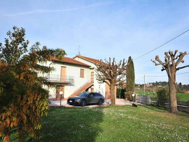 Villa Indipendente in vendita a Acquaviva, Abbadia Di Montepulciano