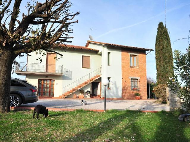 Villa Indipendente in vendita a Acquaviva, Abbadia Di Montepulciano