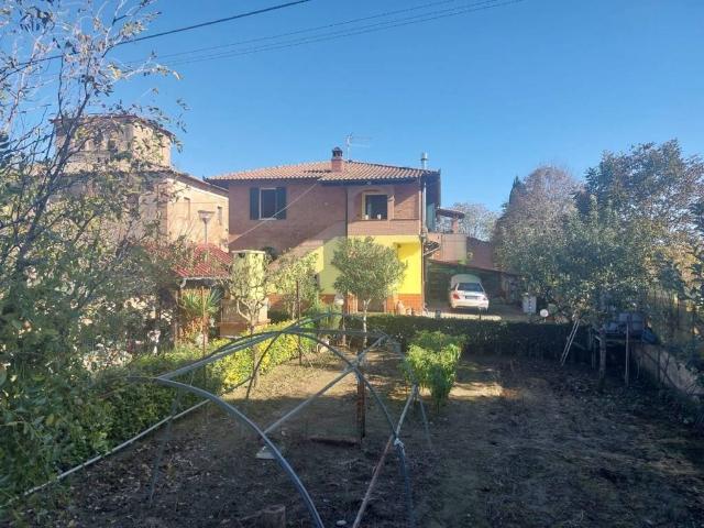 Villa Indipendente in vendita a Acquaviva, Abbadia Di Montepulciano