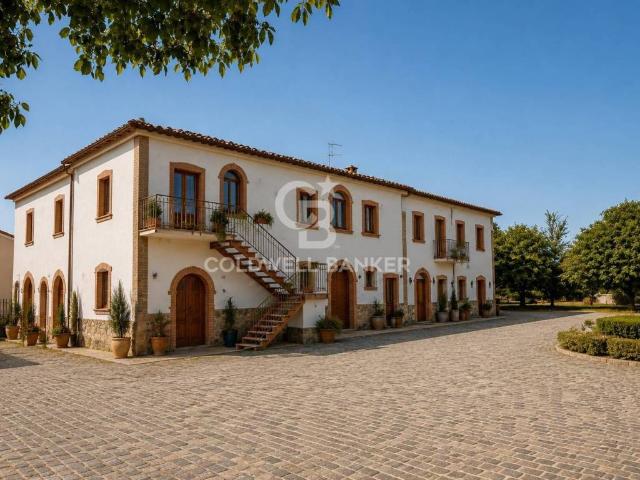 Rustico in vendita a Acquaviva, Abbadia Di Montepulciano
