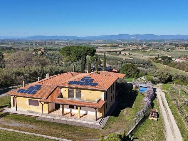 Villa Indipendente in vendita a Abbadia Di Montepulciano, Toscana