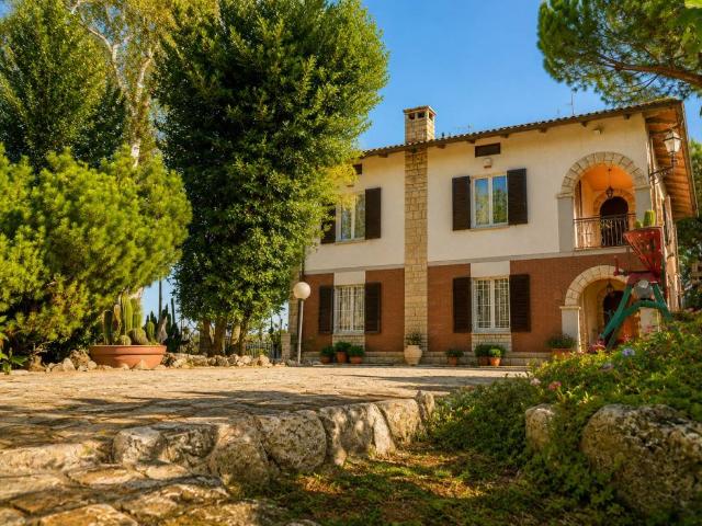 Villa Indipendente in vendita a Abbadia Di Montepulciano, Toscana