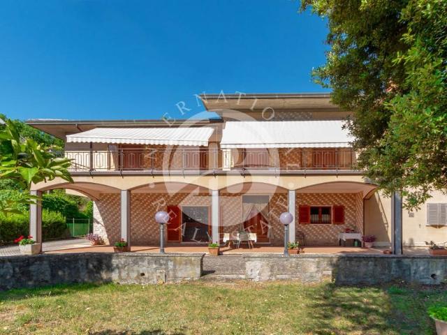 Villa Indipendente in vendita a Castagneto, Abbadia Di Montepulciano