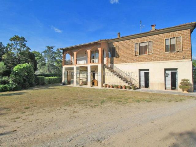 Villa Indipendente in vendita a Abbadia di Montepulciano, Abbadia Di Montepulciano
