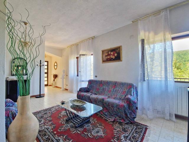 Villa Indipendente in vendita a Montereale, Abruzzo