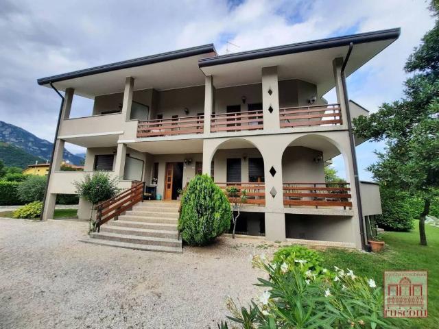 Villa Indipendente in vendita a Montereale Valcellina, Friuli-Venezia Giulia