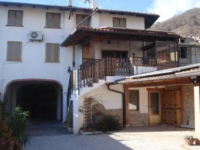 Villa Indipendente in vendita a Montereale Valcellina, Friuli-Venezia Giulia