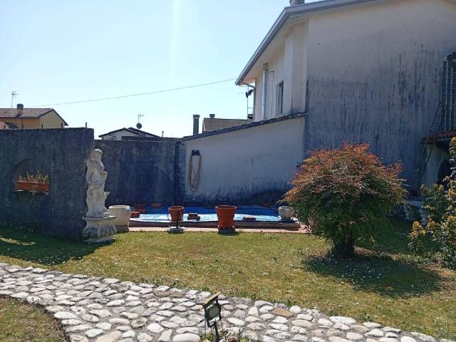 Villa Indipendente in vendita a Montereale Valcellina, Friuli-Venezia Giulia