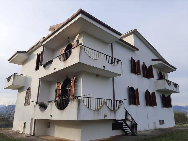 Villa Indipendente in vendita a Monteroduni, Molise