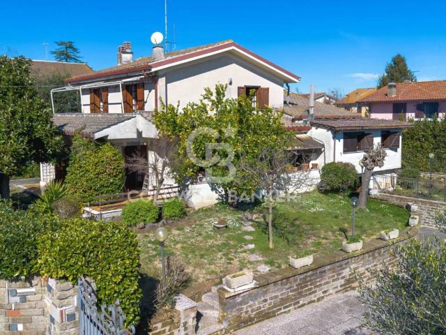 Villa Indipendente in vendita a Monterosi, Lazio