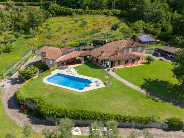 Villa Indipendente in vendita a Pignone, Liguria