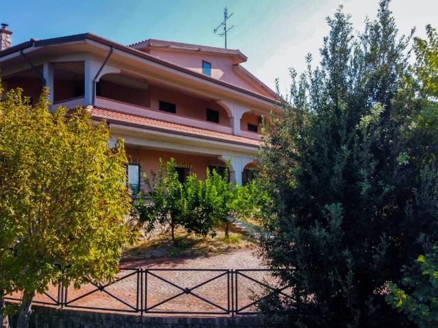 Villa Indipendente in vendita a Monterotondo, Roma Capitale
