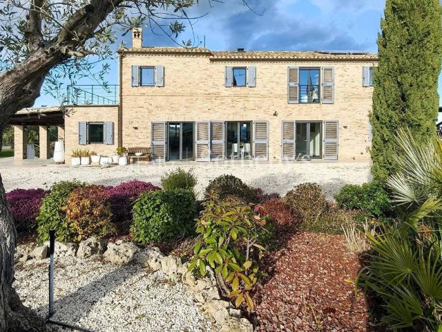 Villa Indipendente in vendita a Marche, Fermo