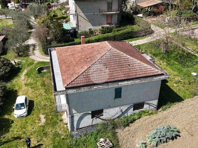 Villa Indipendente in vendita a Montesarchio, Campania