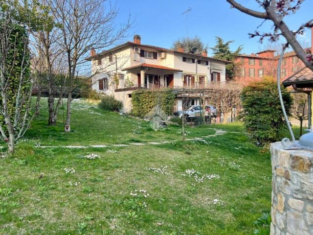 Villa Indipendente in vendita a Montescano, Lombardia