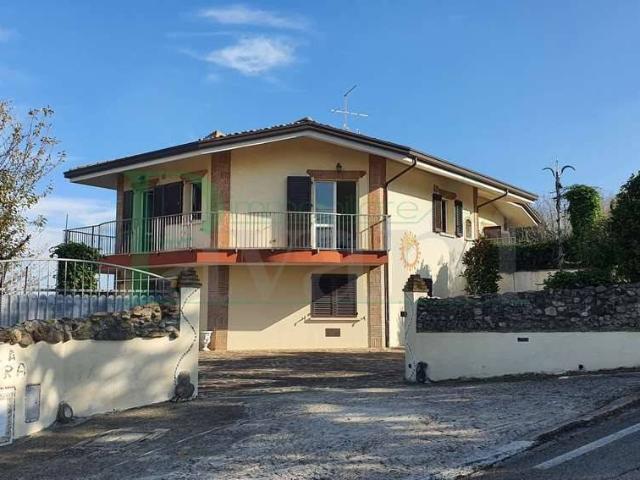 Villa Indipendente in vendita a Montescudo-Monte Colombo, Albereto