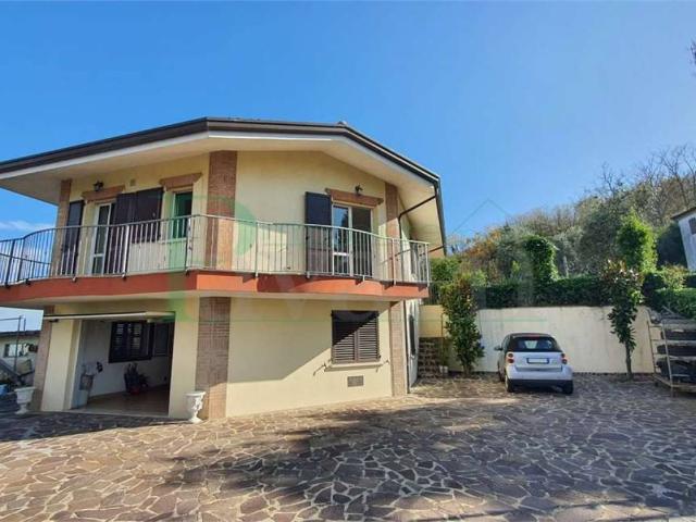 Villa Indipendente in vendita a Montescudo-Monte Colombo, Albereto