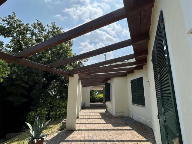 Villa Indipendente in vendita a Montescudo-Monte Colombo, Monte Colombo