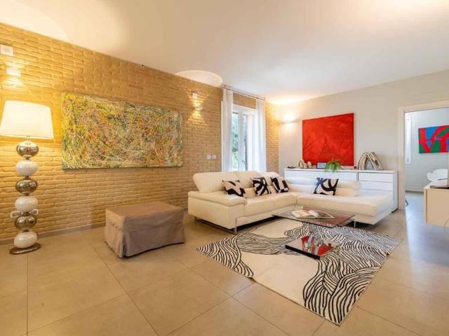 Villa Indipendente in vendita a San Savino, Monte Colombo