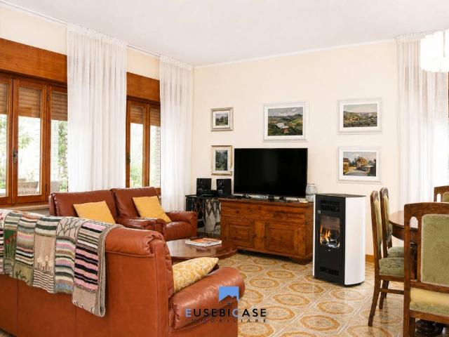 Villa Indipendente in vendita a Montescudo-Monte Colombo, Monte Colombo