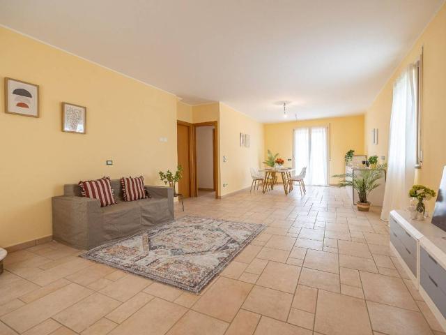 Villa Indipendente in vendita a Montescudo-Monte Colombo, Montescudo