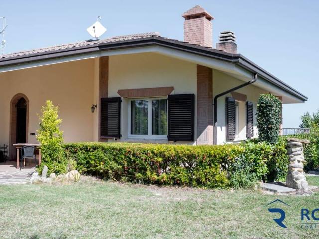 Villa Indipendente in vendita a Montescudo-Monte Colombo, Albereto