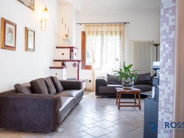 Villa Indipendente in vendita a Montescudo-Monte Colombo, Albereto