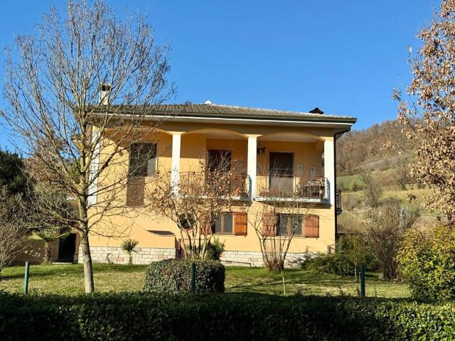Villa Indipendente in vendita a Montesegale, Lombardia