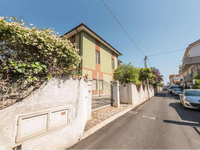Villa Indipendente in vendita a Villa Canonico, Montesilvano
