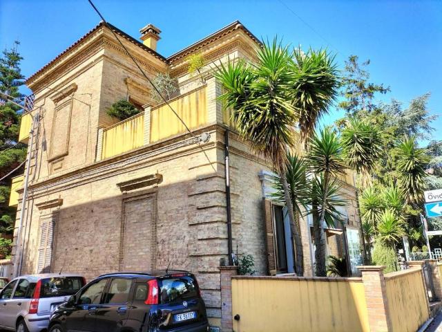 Villa Indipendente in vendita a Colonnetta, Montesilvano