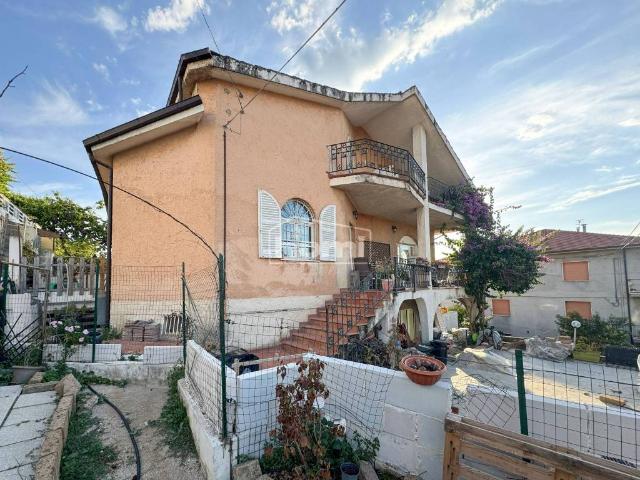 Villa Indipendente in vendita a Montesilvano, Abruzzo