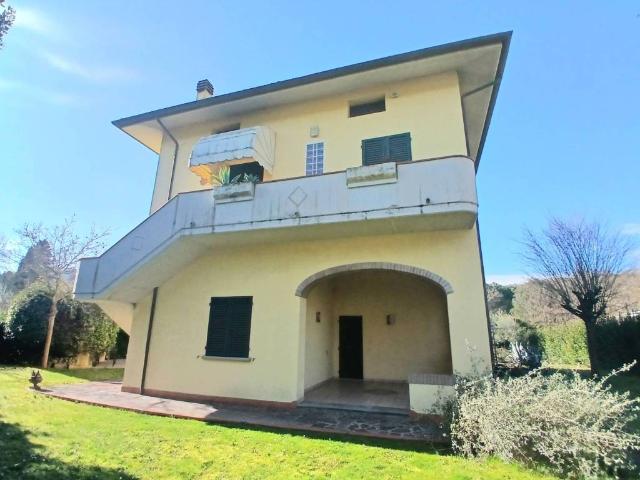 Villa Indipendente in vendita a Unione dei Comuni Circondario dell'Empolese Valdelsa, Montespertoli