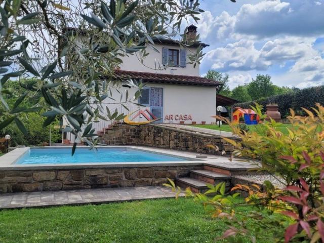 Villa Indipendente in vendita a Montevarchi, Toscana