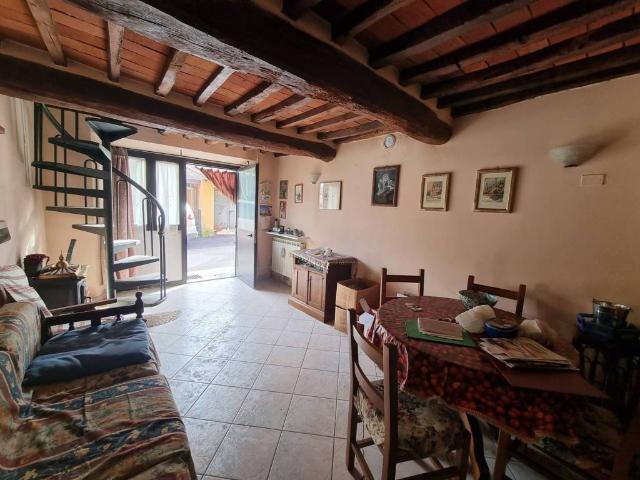 Villa Indipendente in vendita a Montevarchi, Toscana