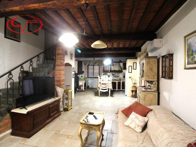 Villa Indipendente in vendita a Montemarciano, Terranuova Bracciolini