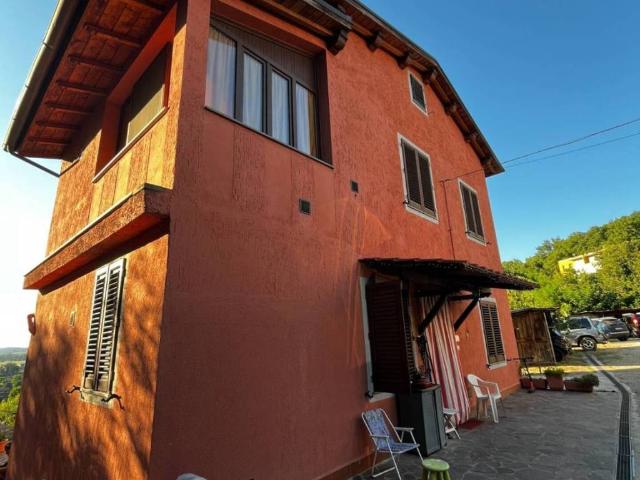 Villa Indipendente in vendita a Levane alta, Montevarchi