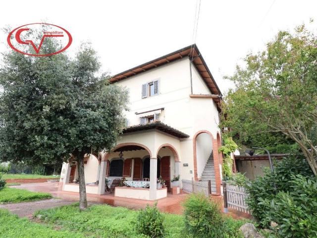 Villa Indipendente in vendita a Montevarchi, Toscana