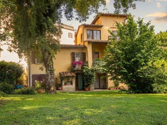 Villa Indipendente in vendita a Montevarchi, Toscana