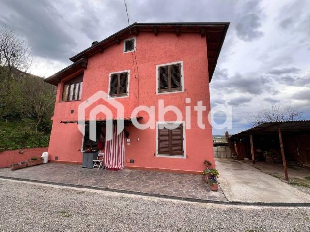 Villa Indipendente in vendita a Montevarchi, Toscana