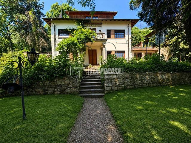Villa Indipendente in vendita a Quattro Strade, Montevecchia