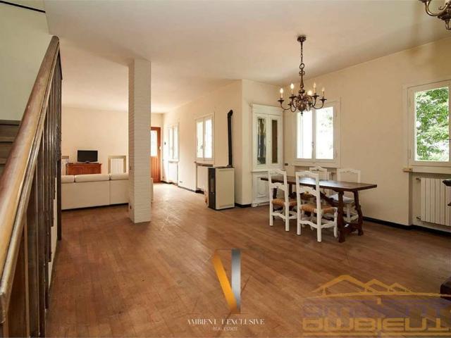 Villa Indipendente in vendita a Montevecchia, Lombardia