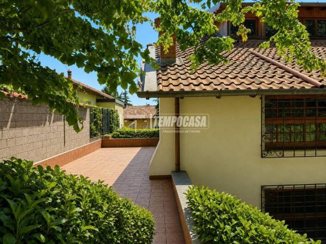 Villa Indipendente in vendita a Quattro Strade, Montevecchia
