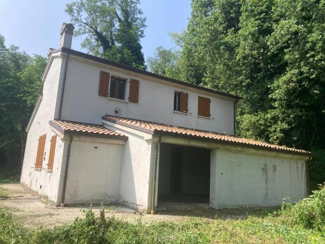 Villa Indipendente in vendita a Unione dei comuni Valle del Savio, Montiano