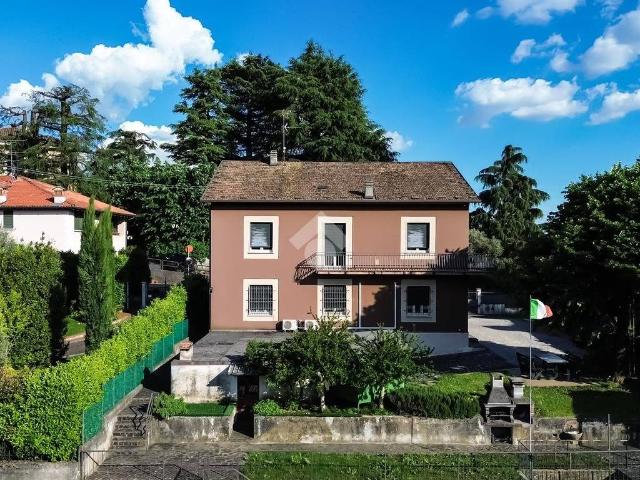 Villa Indipendente in vendita a Comunità montana del Sebino bresciano, Monticelli Brusati