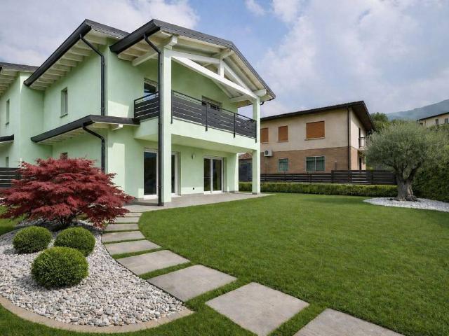 Villa Indipendente in vendita a Parmezzana, Monticelli Brusati