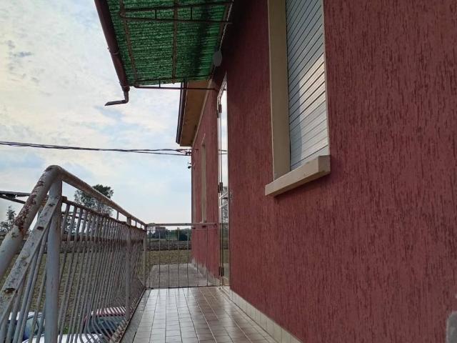 Villa Indipendente in vendita a Casazza, Monticelli d'Ongina