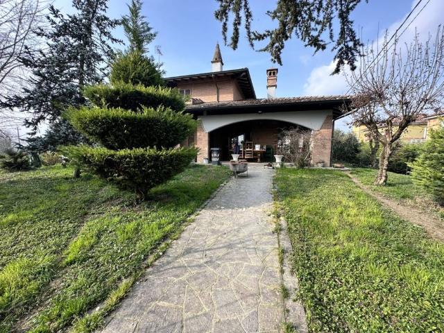 Villa Indipendente in vendita a Monticelli D'ongina, Reggio Emilia