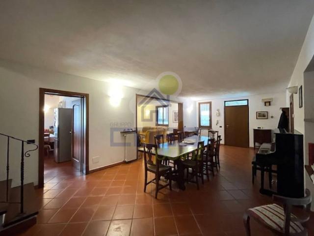 Villa Indipendente in vendita a Monticelli d'Ongina, Piacenza