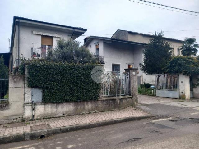 Villa Indipendente in vendita a Pomarolo, Monticelli Pavese